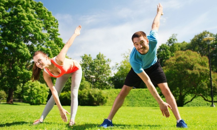 天空：维萨未随布伦特福德前往客场参加比赛，他仍渴望离队